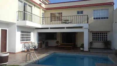 Piscina en o cerca de Casa privada para descanso, se renta para 8 personas completa Y tambien por habitacion con baño privado para 2 o 4 personas compartiendo areas comunes