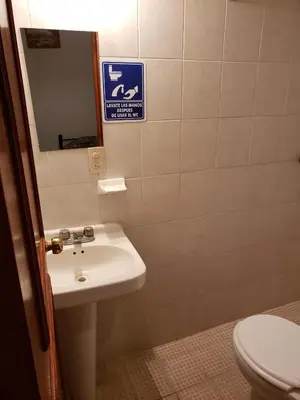 Un baño de Hotel Anturio