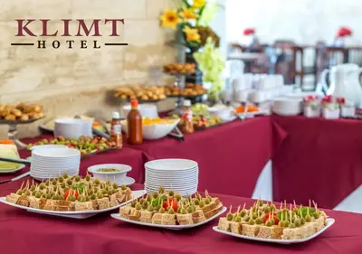 Comida en o cerca de este hotel
