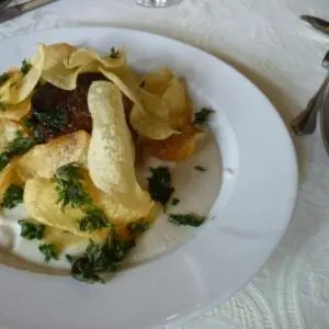 Comida en o cerca de este hotel