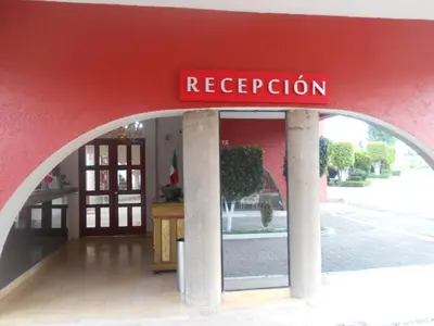 El vestíbulo o zona de recepción de Hotel Puente Real