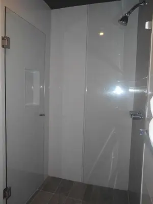 Un baño de Hotel Puente Real