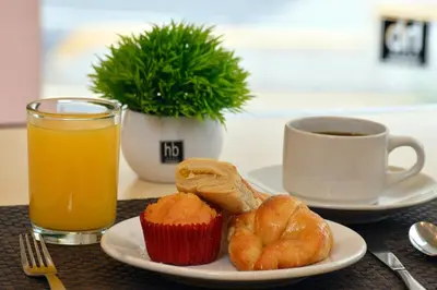 Comida en o cerca de este hotel