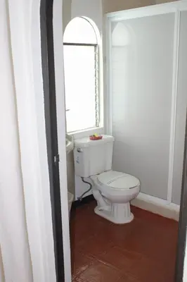 Un baño de Hotel Ilebal Cuernavaca Centro - lugar con encanto!