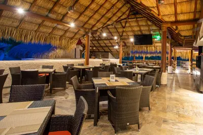 Un restaurante o sitio para comer en Princess Mayev
