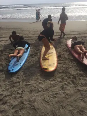 Clientes alojados en Casa de las Olas Surf & Beach Club