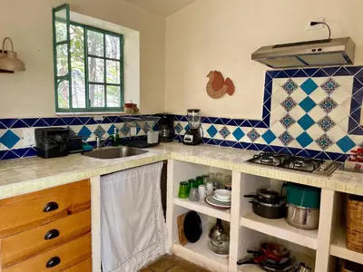 Una cocina o zona de cocina en El Pocito Quiet Bungalow