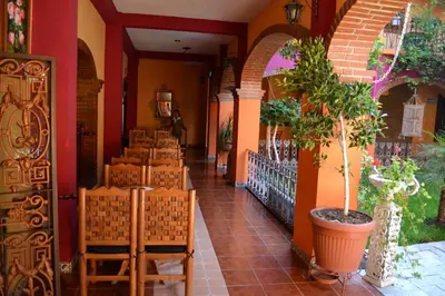 Un restaurante o sitio para comer en Hotel Boutique Posada la Casona de Cortés