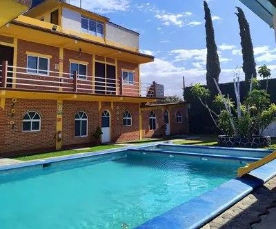 Piscina en o cerca de Hotel y Cabañas Quinta Los Cipreses