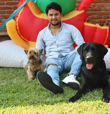 Mascotas con sus dueños en MAJU HOTEL CAMPESTRE & SPA