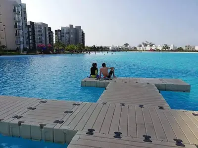 Piscina en o cerca de Casa con alberca y laguna