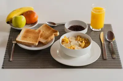 Comida en o cerca de este hotel