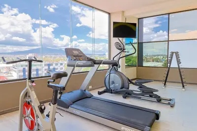 Gimnasio o instalaciones de fitness de Arkana Puebla by Grupo Amber