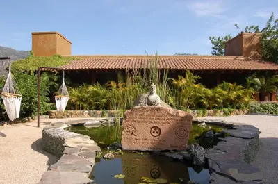 Jardín al aire libre en Hostal de la Luz - Spa Holistic Resort