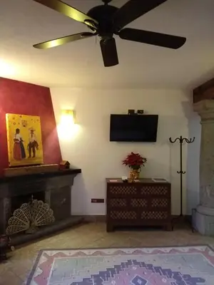 Una televisión o centro de entretenimiento en Las Calandrias