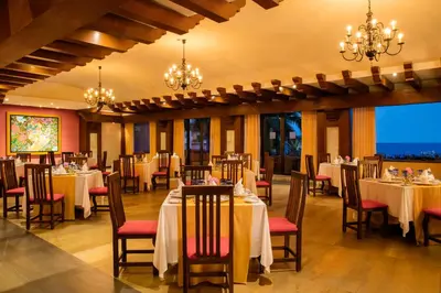 Un restaurante o sitio para comer en Barceló Huatulco - All Inclusive