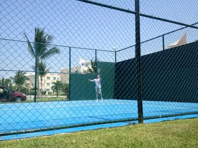Instalaciones para jugar a tenis o squash en Hermosa Casa Acapulco Diamante Hospedaje a 5 min de la playa o alrededores