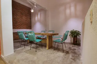 Zona de estar de Paziflora Hostel -STARLINK-