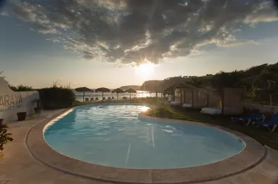 Piscina en o cerca de Manta Raya Hotel - right on the beach