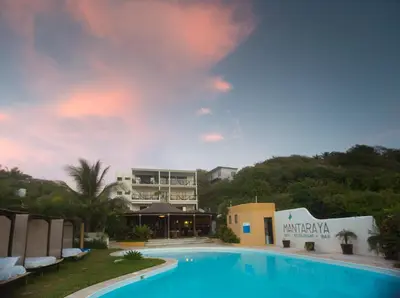 Piscina en o cerca de Manta Raya Hotel - right on the beach
