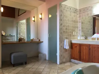 Un baño de Quinta Luna