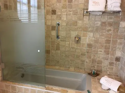 Un baño de Quinta Luna