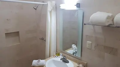 Un baño de HOTEL TRUEBA