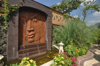 Jardín al aire libre en La Buena Vibra Wellness Resort & Spa