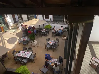 Un restaurante o sitio para comer en Casa San Miguel Hotel Boutique y Spa
