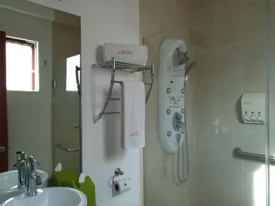 Un baño de Suites La Concordia