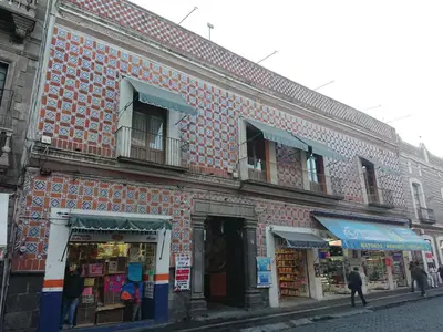 Supermercado u otro tipo de tienda en el hotel o alrededores