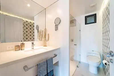 Un baño de 2073 - Mixie 307