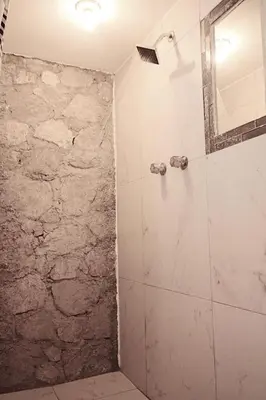 Un baño de Casita Piedra