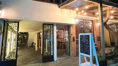 Fachada o entrada de Hostal Mago