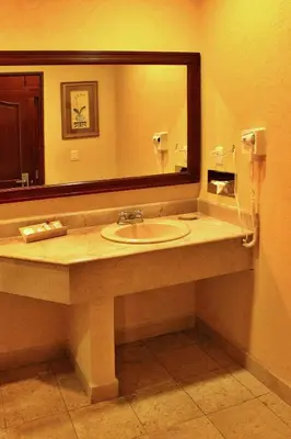 Un baño de Hotel Casa Real Tehuacan