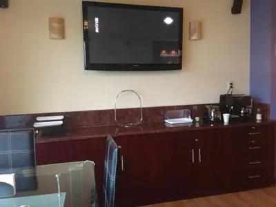 Una televisión o centro de entretenimiento en Hotel CR Tehuacan