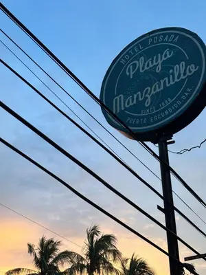 Certificado, premio, señal o documento que está expuesto en Hotel Posada Playa Manzanillo