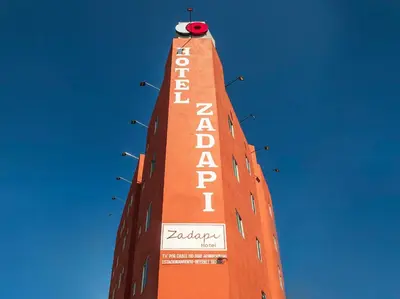 Certificado, premio, señal o documento que está expuesto en Hotel Zadapi