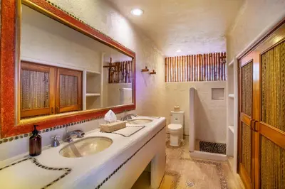 Un baño de Villas San Vicente