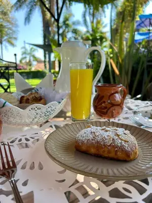 Comida en o cerca de este hotel