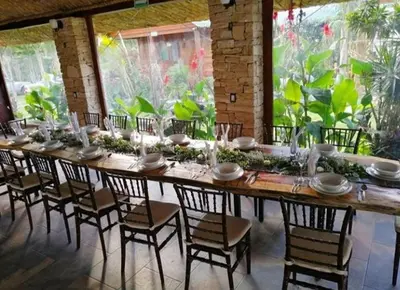 Un restaurante o sitio para comer en Cabañas la finca 2