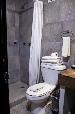 Un baño de Hotel Costa Verde