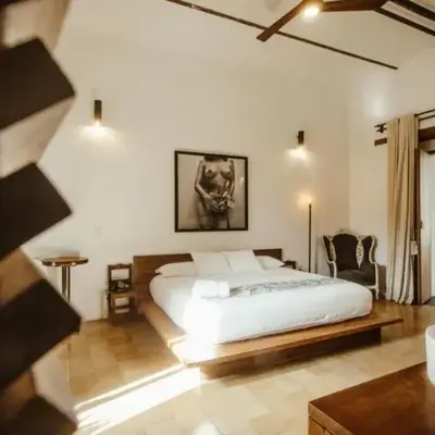 Hotel Sin Nombre