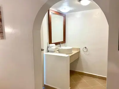 Un baño de Aldea del Bazar