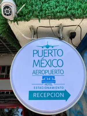 Certificado, premio, señal o documento que está expuesto en Hotel Puerto México Aeropuerto