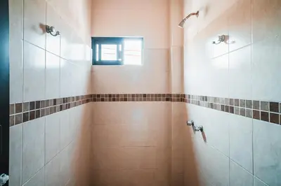 Un baño de Capital O Hotel Aurora, Tuxtla Gutiérrez