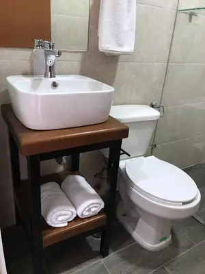 Un baño de Hotel Jar8 Acuario enfrente al Acuario de Veracruz