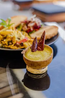 Comida en o cerca de este hotel