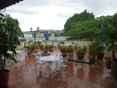 Jardín al aire libre en Hotel Casa Arnel