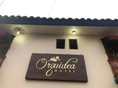 Certificado, premio, señal o documento que está expuesto en Hotel Orquídea